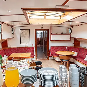https://liberte.amsterdamhotelsnl.com